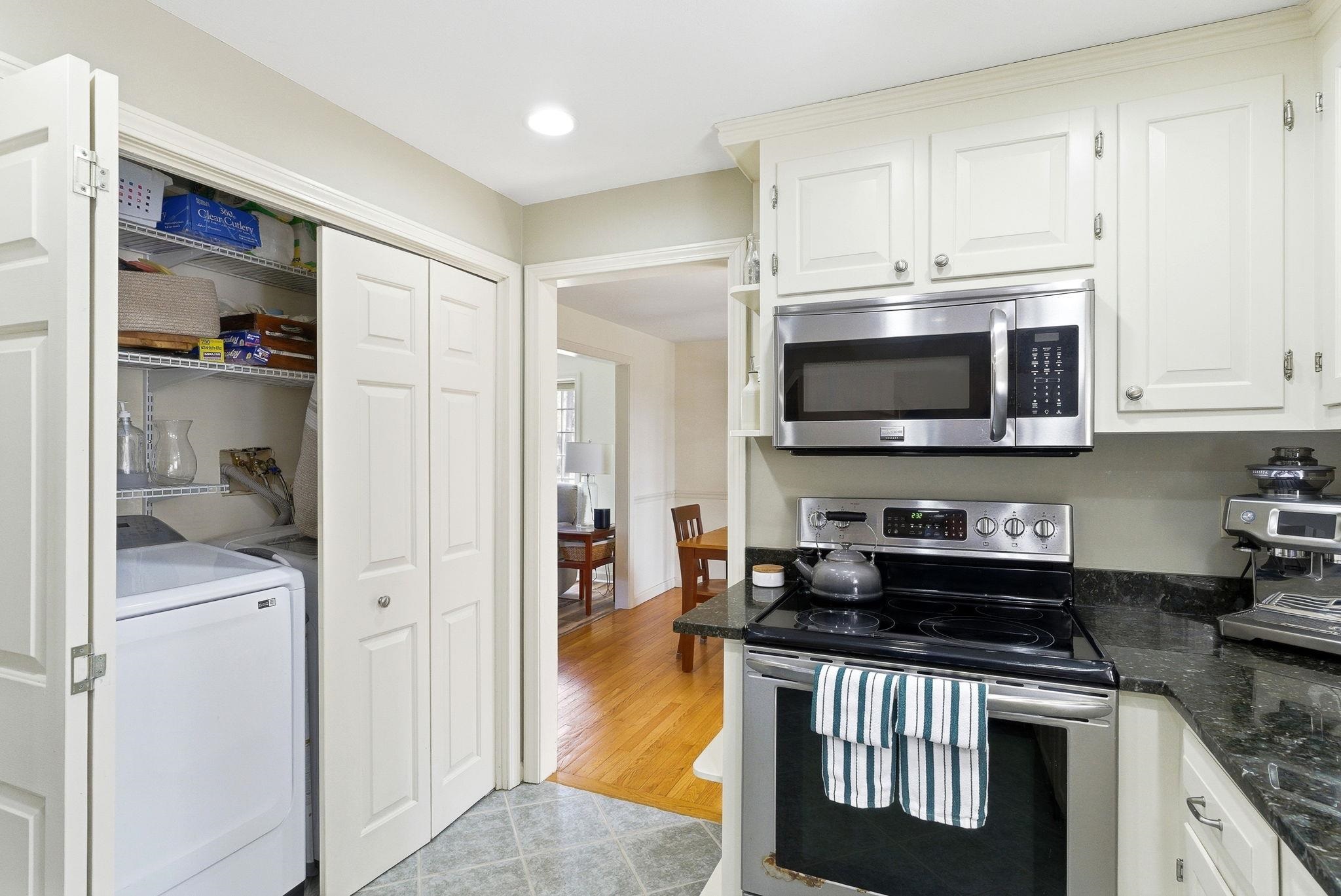 25 Buttonwood Drive Derry, NH 03038 - Photo 9 of 44