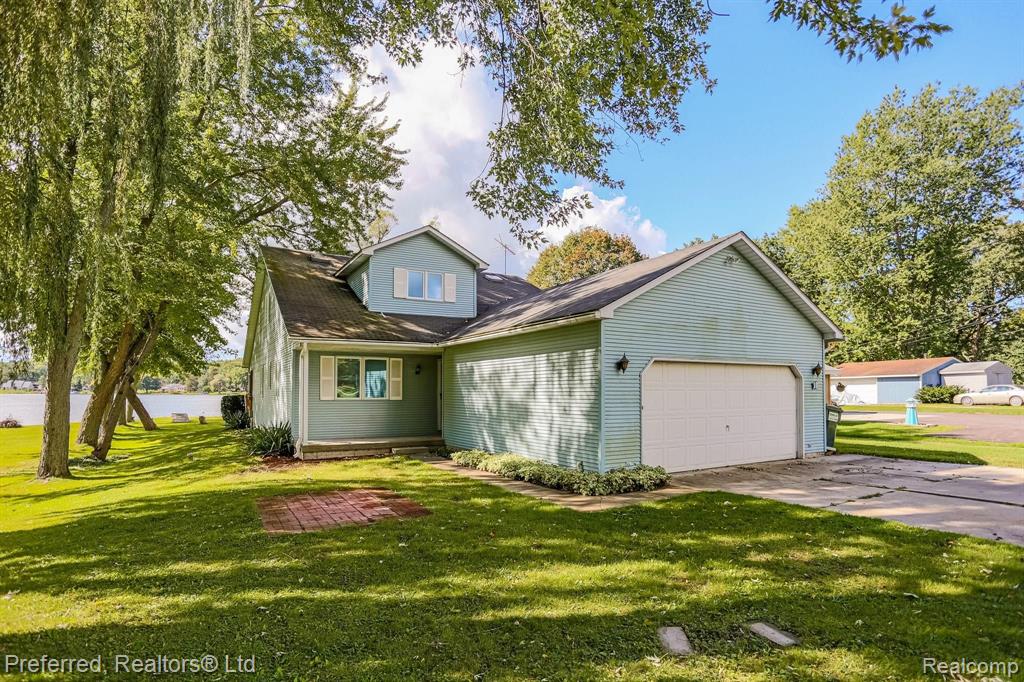 5863 Mabley Hill Road Fenton, MI 48430 - Photo 1 of 48