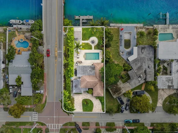 an aerial view of multiple house