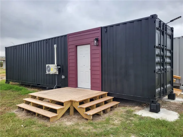 $795 | 922 West Lakeside Drive, Unit 4, Corpus Christi, TX 78418