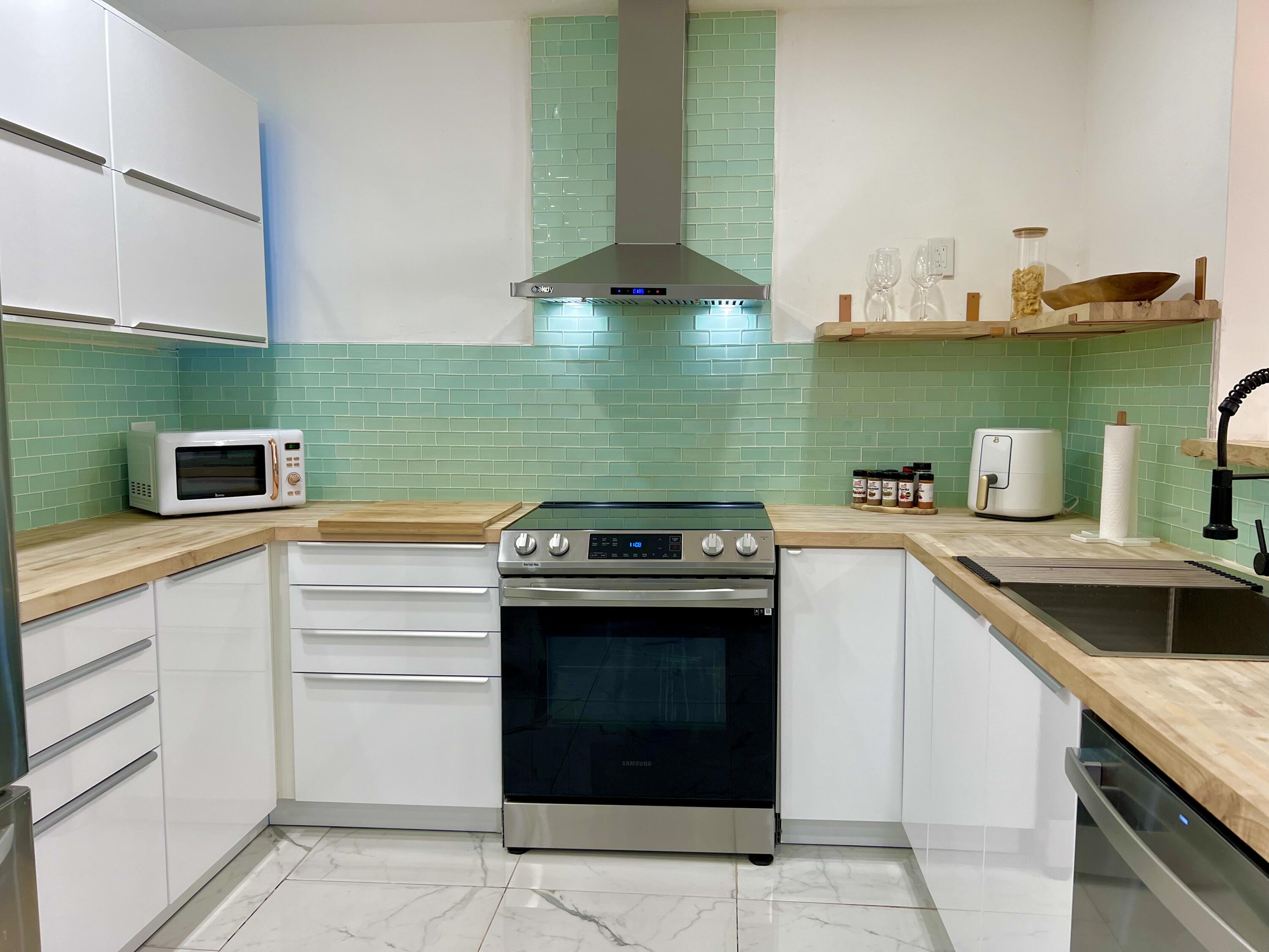 3024 Southwest 6th Street Miami, FL 33135 - Photo 4 of 14 IMG_2542