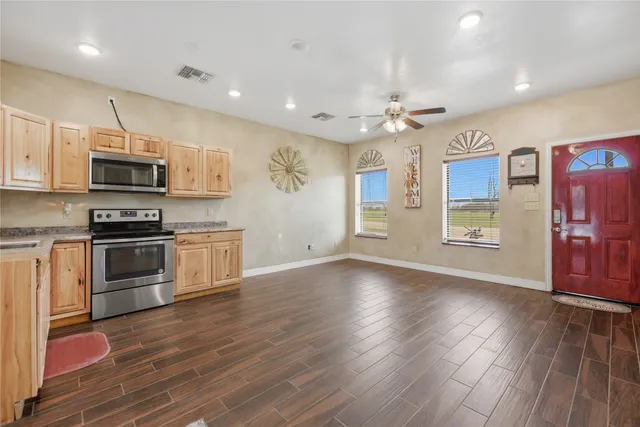 $2,250,000 | 25062 Highway 159 East, Hempstead, TX 77445