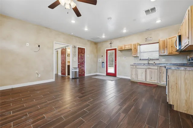 $2,250,000 | 25062 Highway 159 East, Hempstead, TX 77445