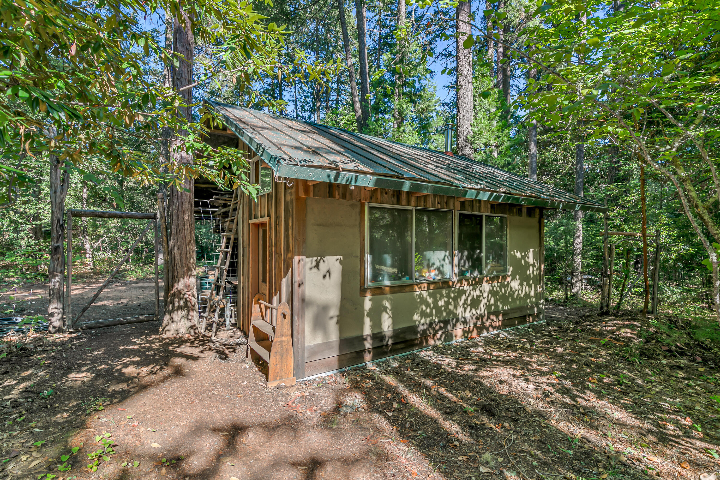 3496 East Fork Road Williams, OR 97544 - Photo 43 of 97 studio