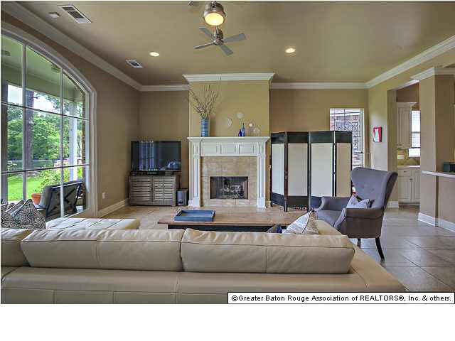 2341 Summerleaf Circle Baton Rouge, LA 70816 - Photo 2 of 13 Gallery Image 2
