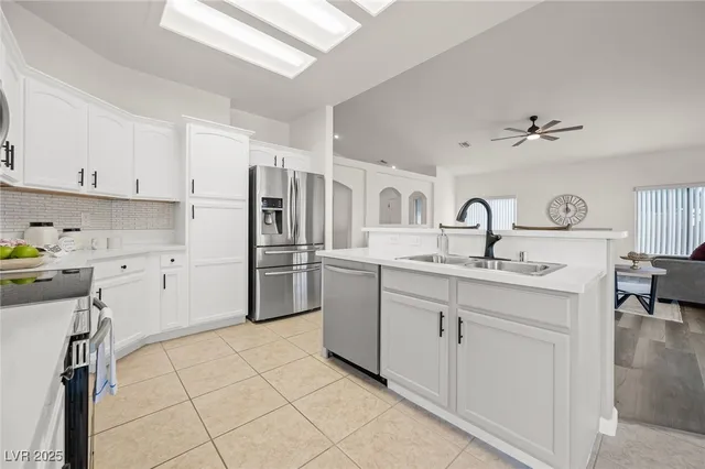 $349,000 | 1446 Palm Drive, Laughlin, NV 89029