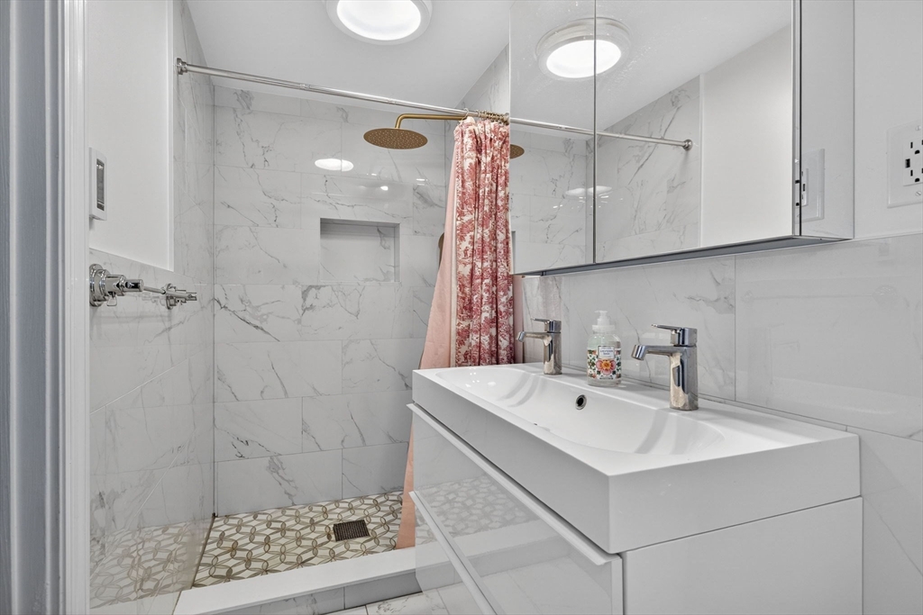 3 Hawthorne Street Malden, MA 02148 - Photo 22 of 42