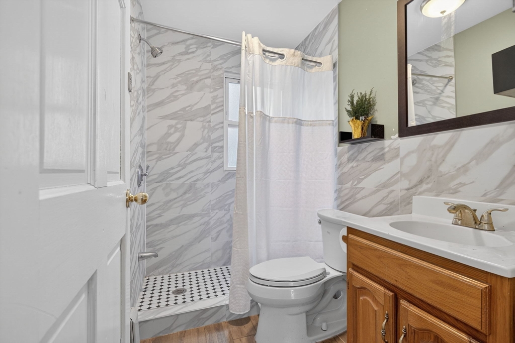 3 Hawthorne Street Malden, MA 02148 - Photo 8 of 42