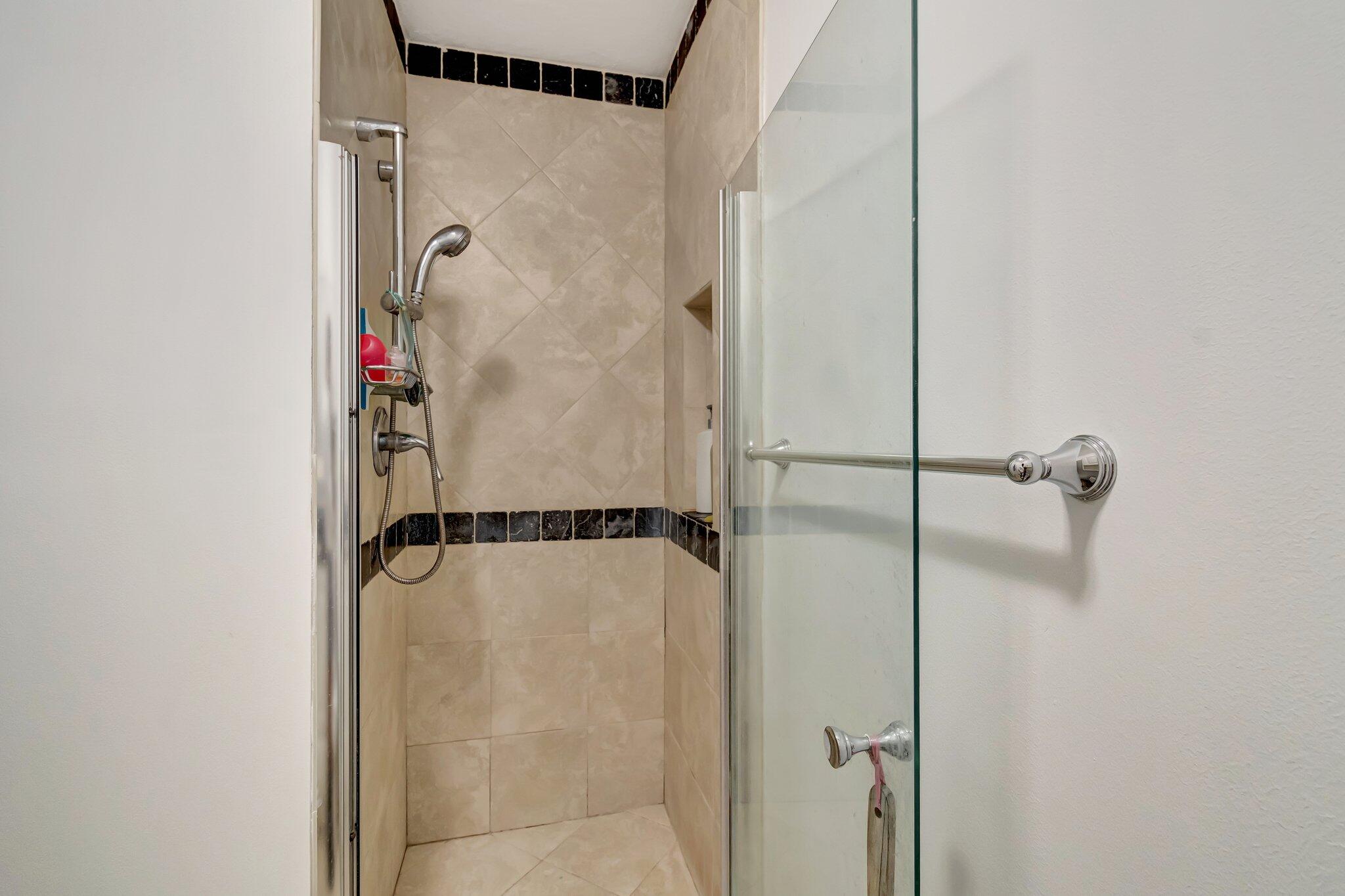 646 Southwest 4th Street Boca Raton, FL 33486 - Photo 11 of 16 39-web-or-mls-DSC_4171