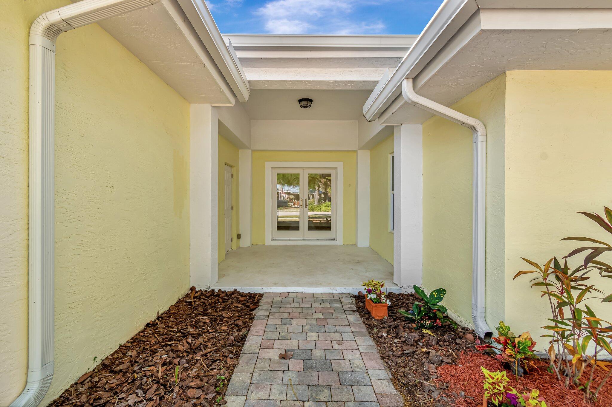 646 Southwest 4th Street Boca Raton, FL 33486 - Photo 2 of 16 5-web-or-mls-DSC_4309
