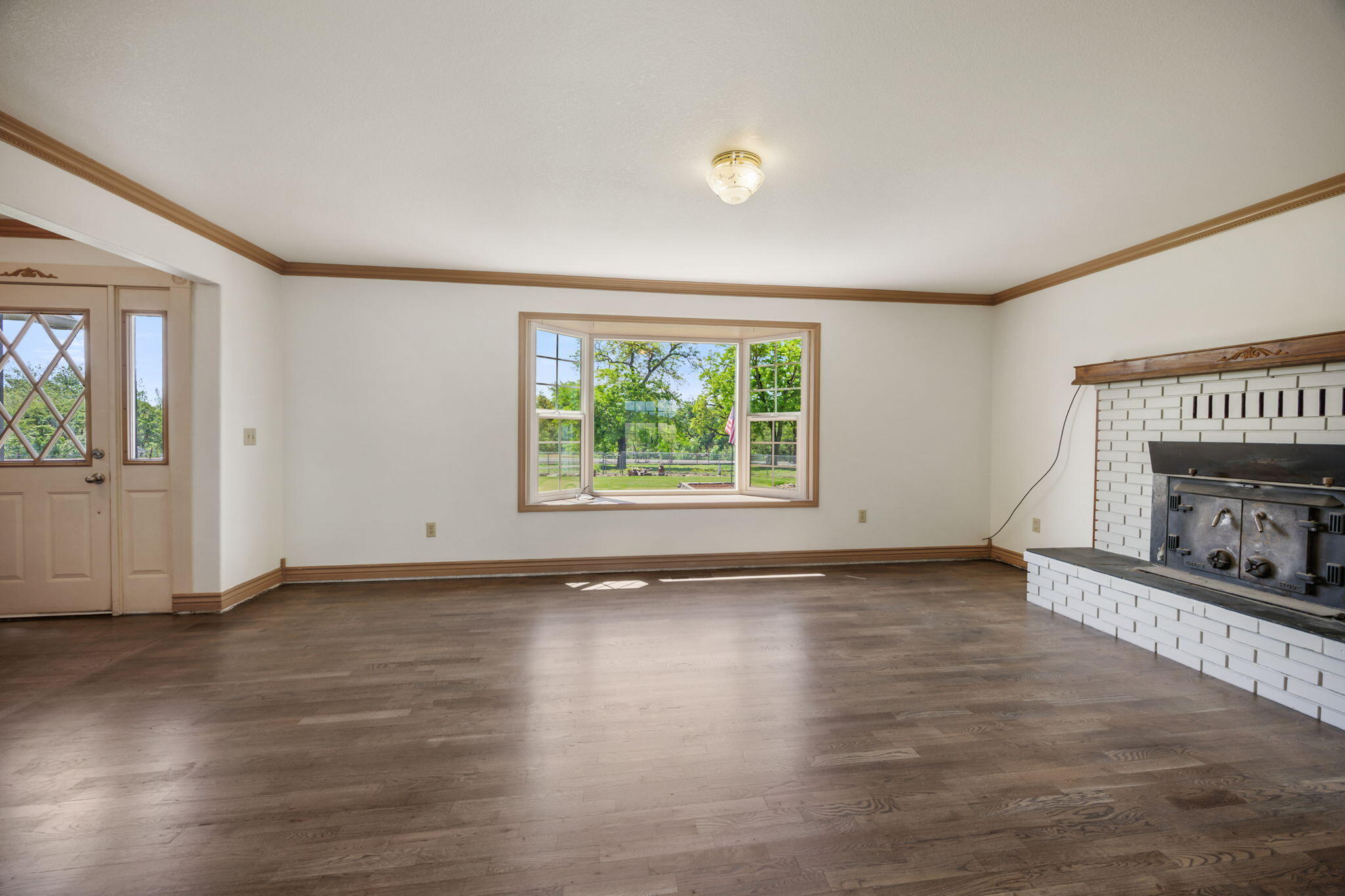 1350 Nick Young Road Eagle Point, OR 97524 - Photo 10 of 46