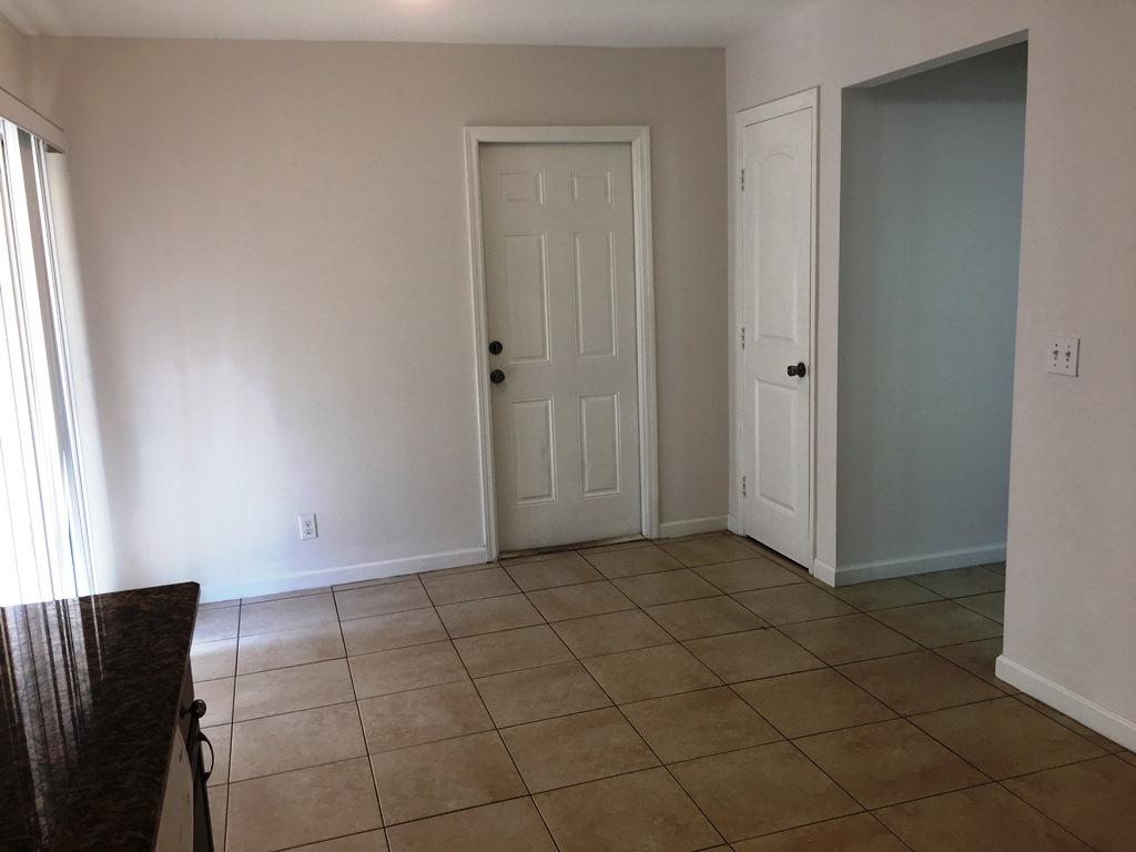 5352 Bosque Lane, Unit 109 West Palm Beach, FL 33415 - Photo 7 of 30 IMG_5430
