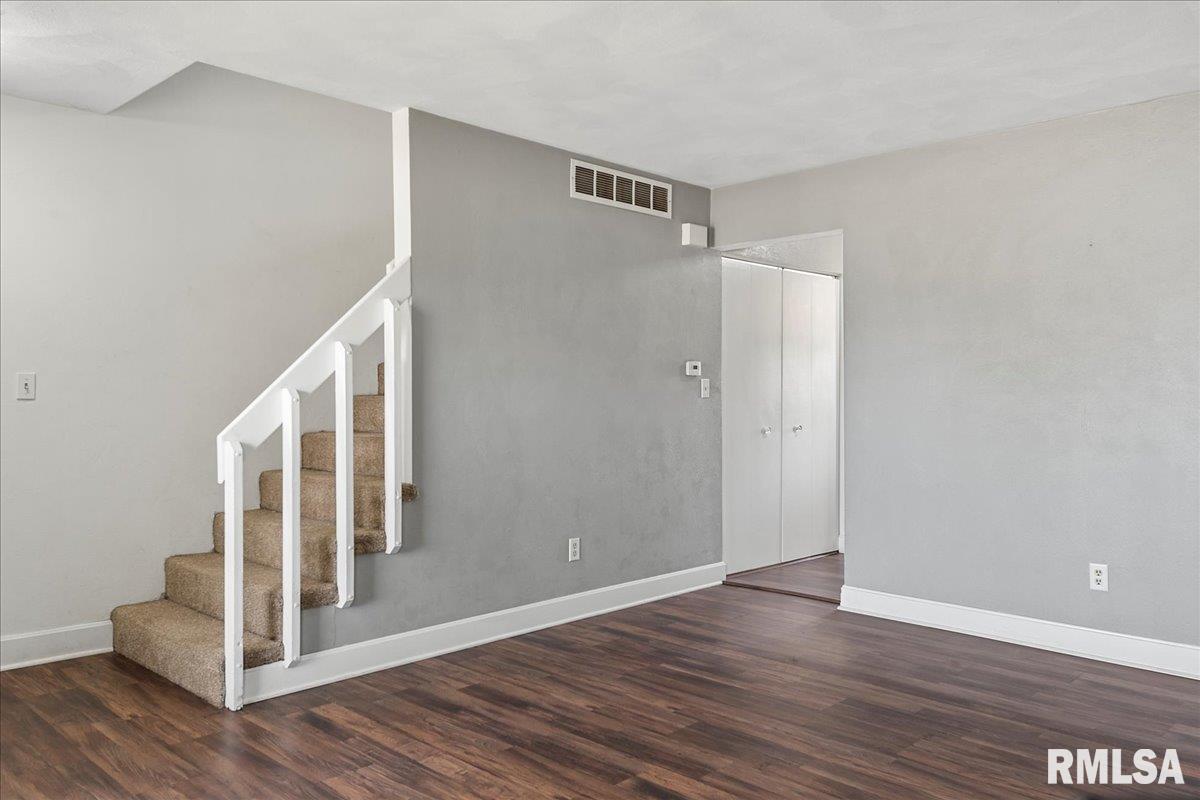 2620 Cooper Avenue Springfield, IL 62704 - Photo 9 of 28