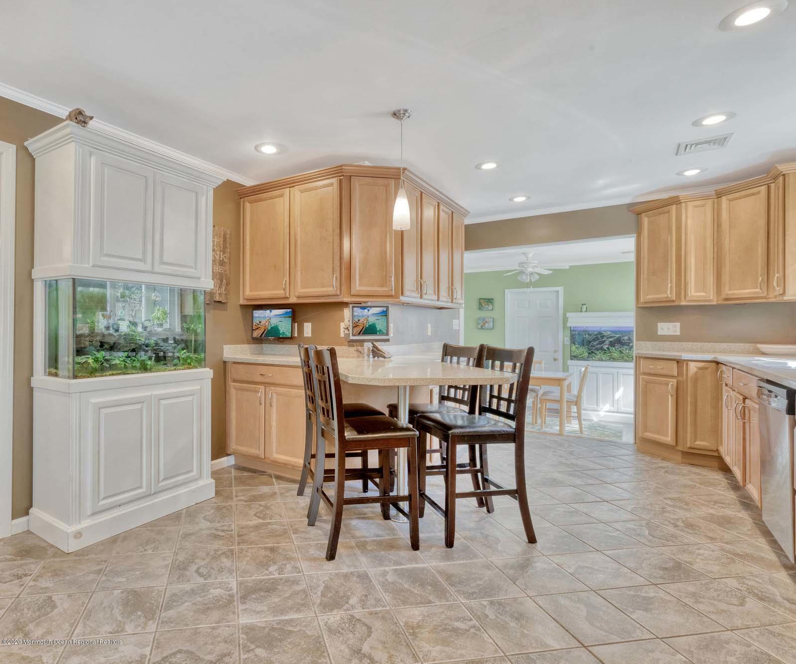 517 Wayside Road Neptune Township, NJ 07753 - Photo 6 of 21 photo_58135548-2000x1333