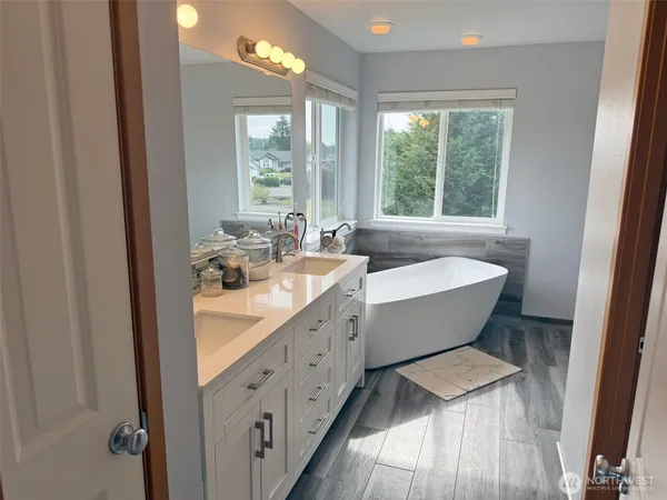 $749,900 | 4819 181st Lane Southwest, Rochester, WA 98579