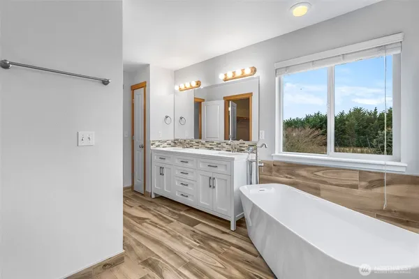 $749,900 | 4819 181st Lane Southwest, Rochester, WA 98579