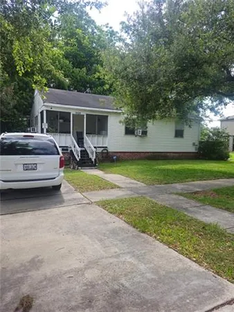 $1,000 | 6057 Vermillion Boulevard, Unit B, New Orleans, LA 70122