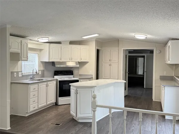 $1,495 | 15840 Lowell, Montgomery, TX 77316