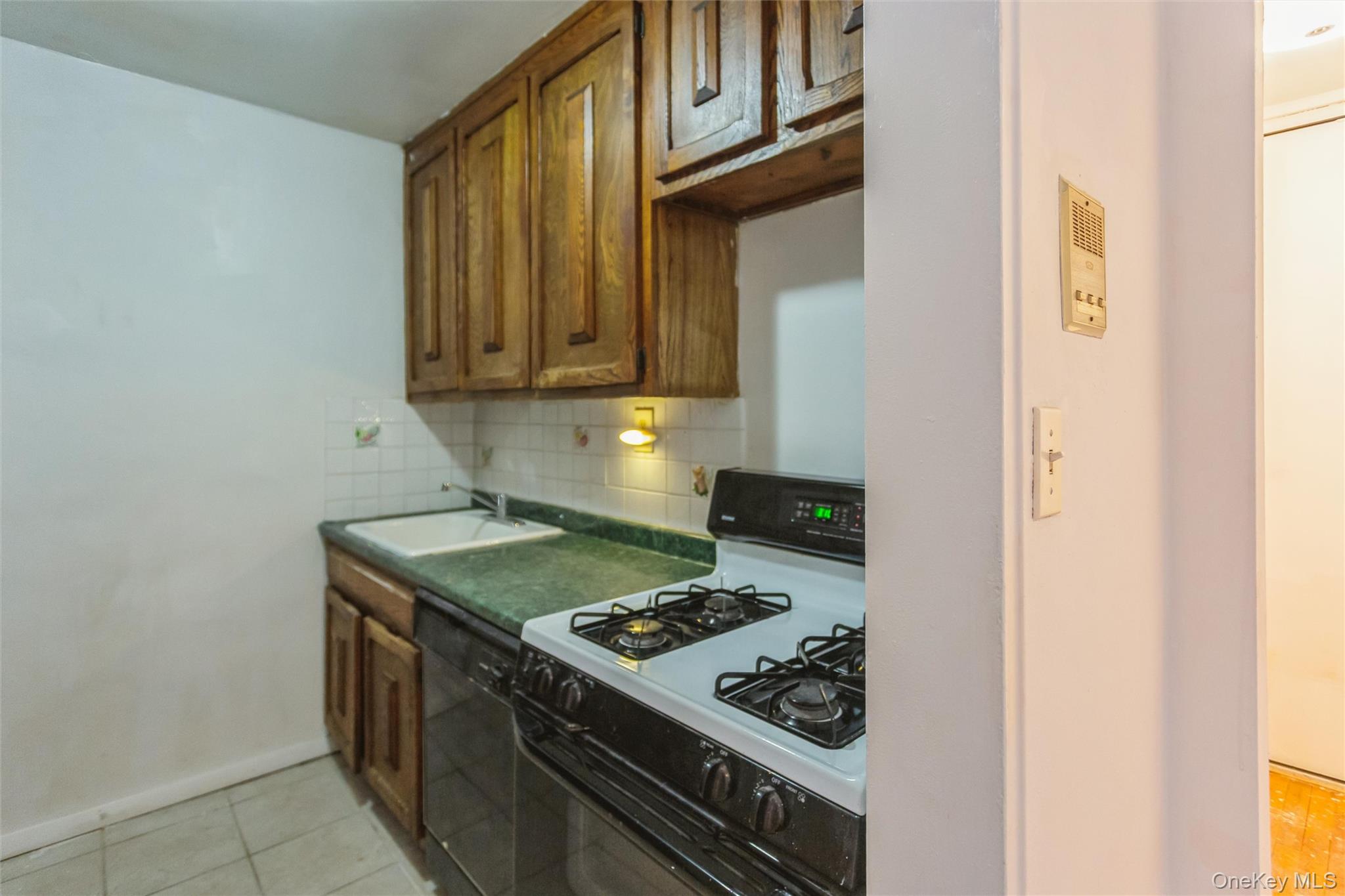 600 Shore Road, Unit 3S Long Beach, NY 11561 - Photo 30 of 36