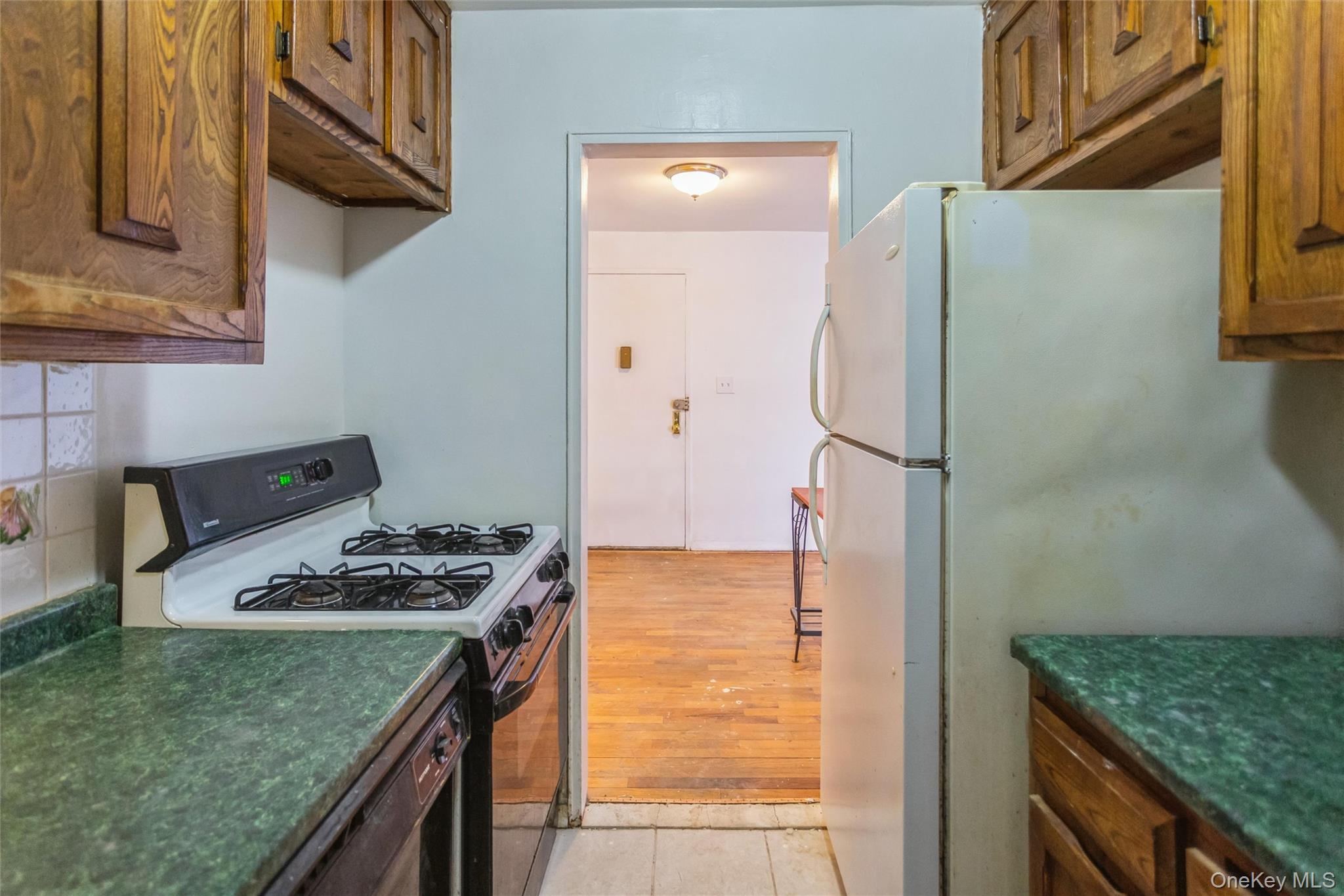 600 Shore Road, Unit 3S Long Beach, NY 11561 - Photo 31 of 36