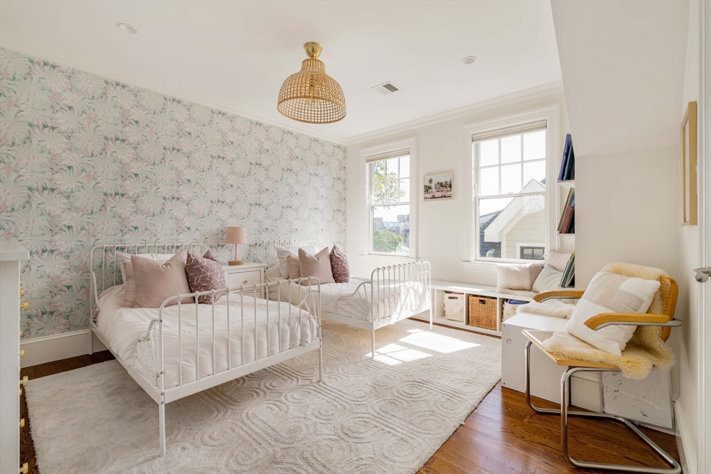 27 Summit Avenue, Unit 2 Brookline, MA 02446 - Photo 25 of 34 a living room with furniture