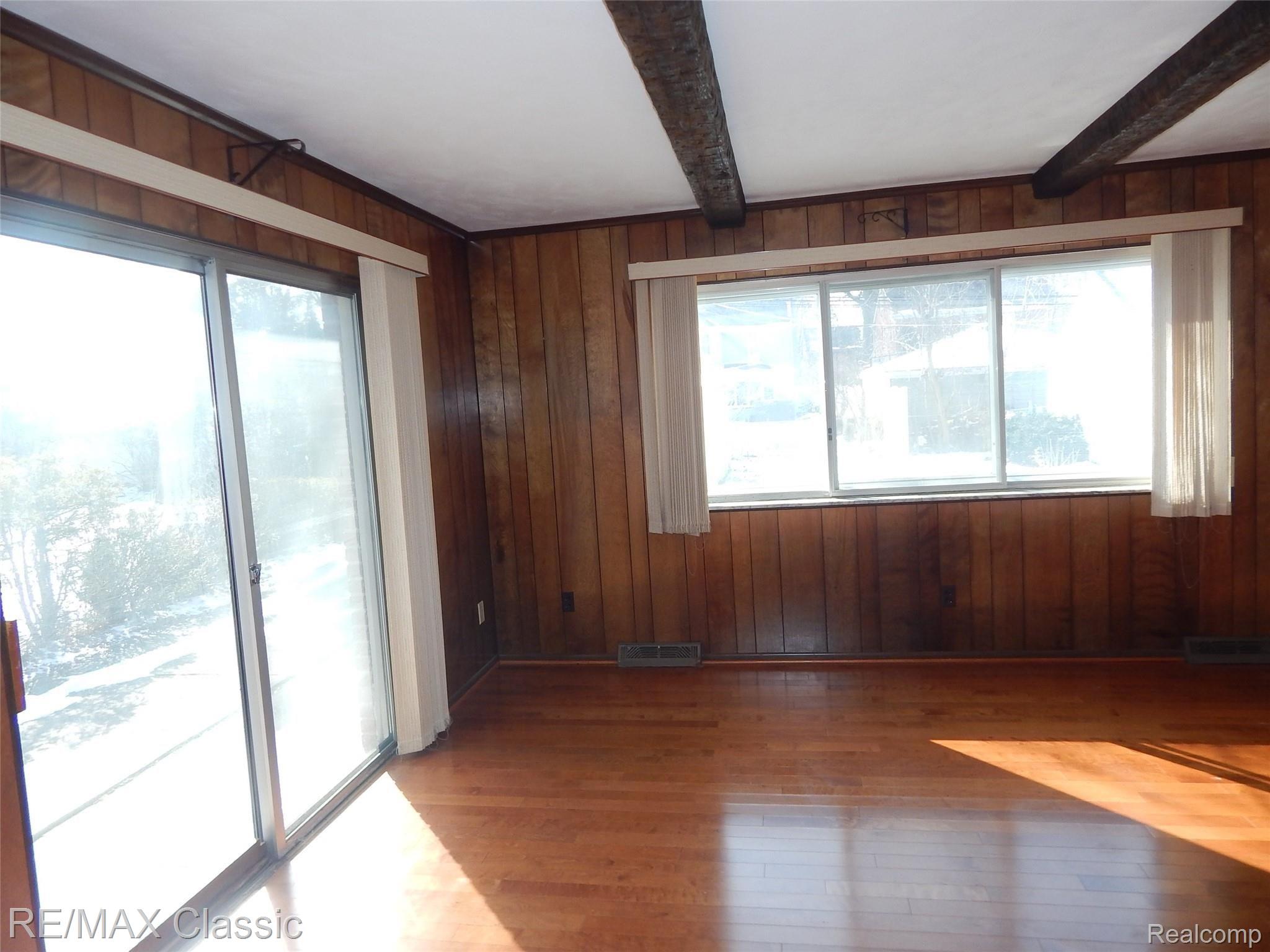 1705 Broadstone Road Grosse Pointe, MI 48236 - Photo 16 of 31 DSCN4725.JPG