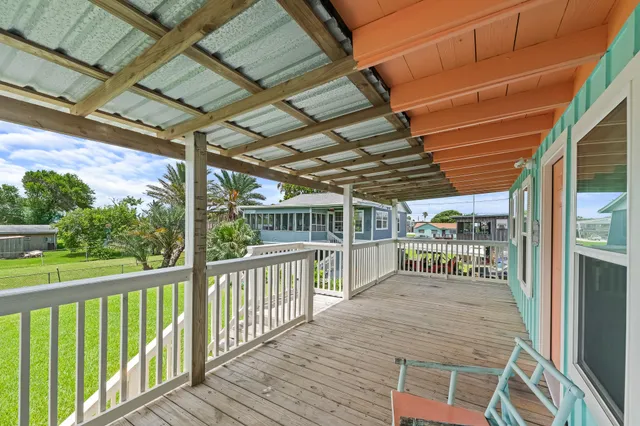$425,000 | 106 Madison Avenue, Port O'Connor, TX 77982