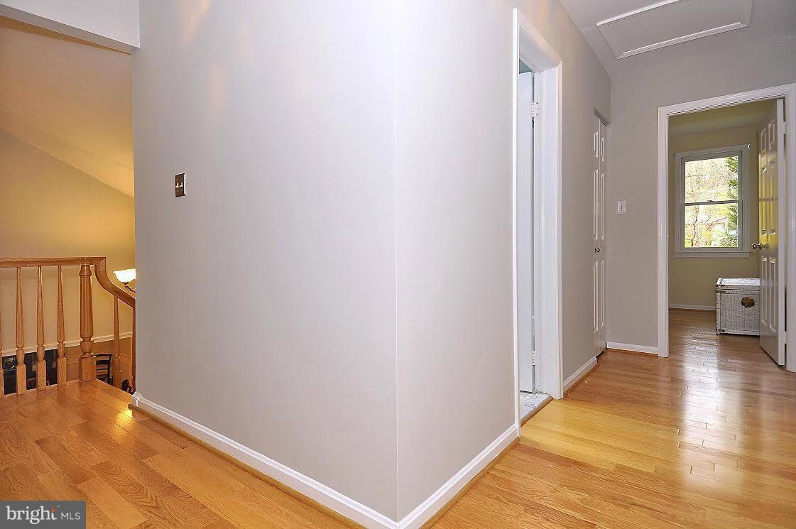 931 Welham Green Road Great Falls, VA 22066 - Photo 23 of 30 Interior (General)