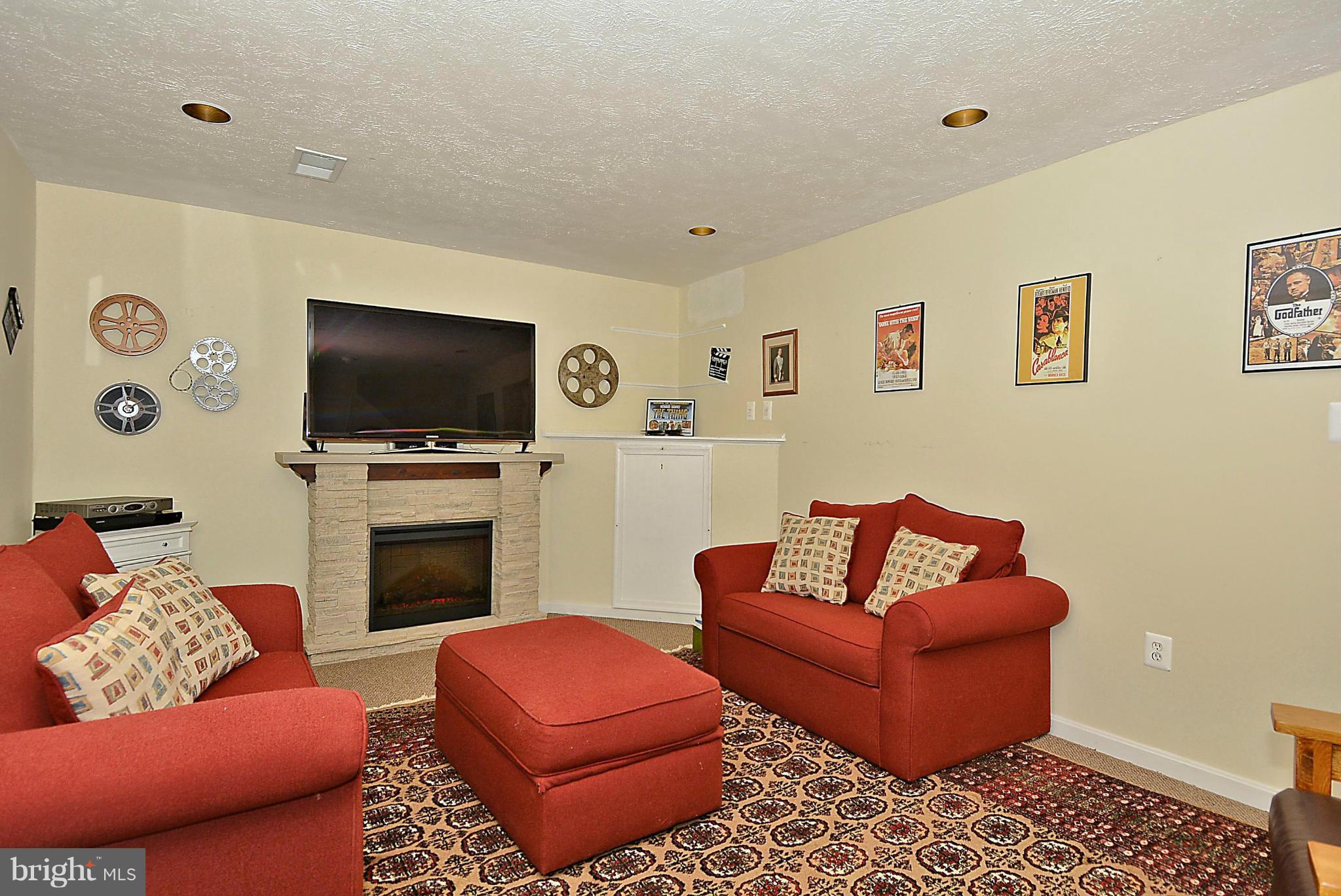 931 Welham Green Road Great Falls, VA 22066 - Photo 24 of 30 rec room