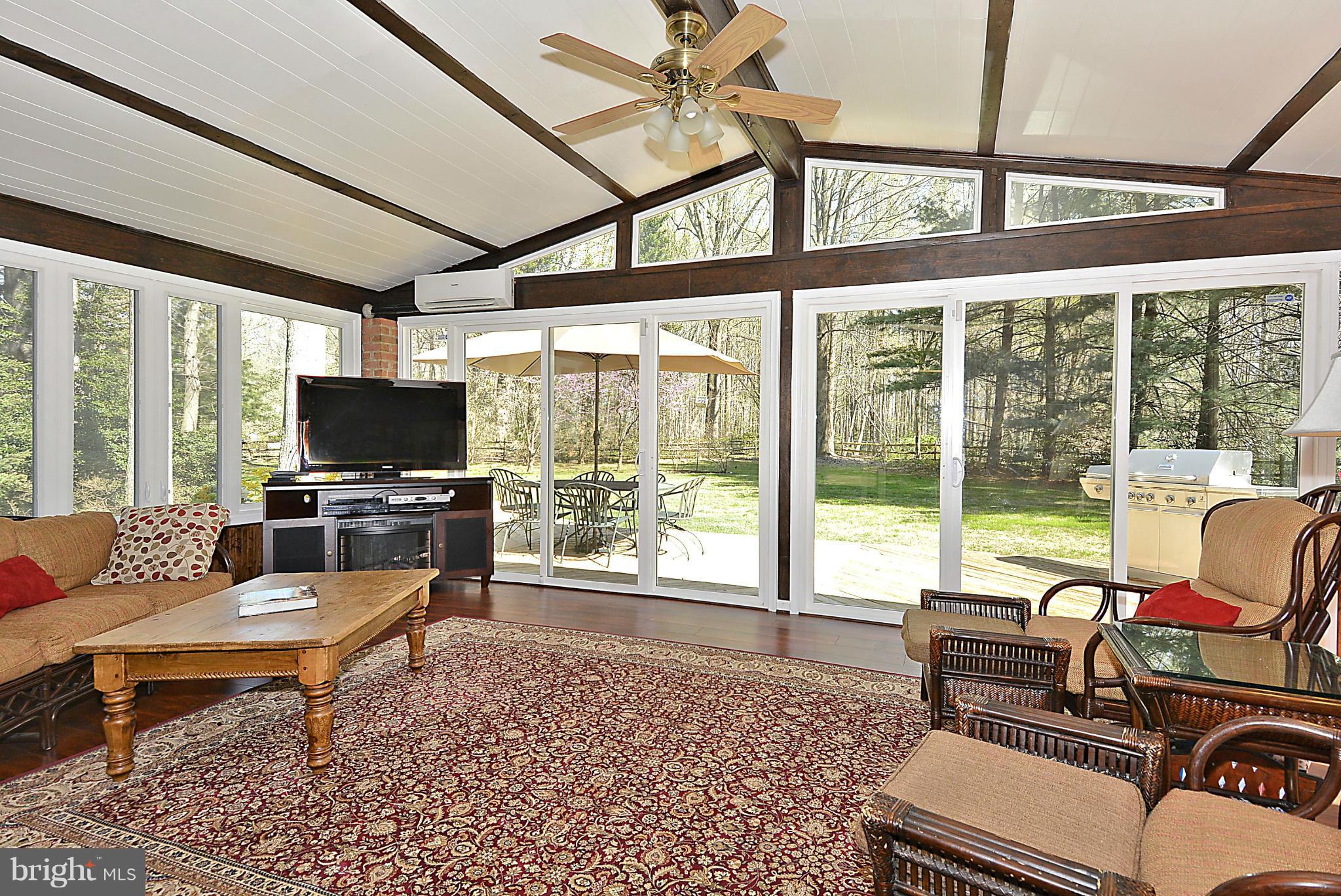 931 Welham Green Road Great Falls, VA 22066 - Photo 5 of 30 Family Room