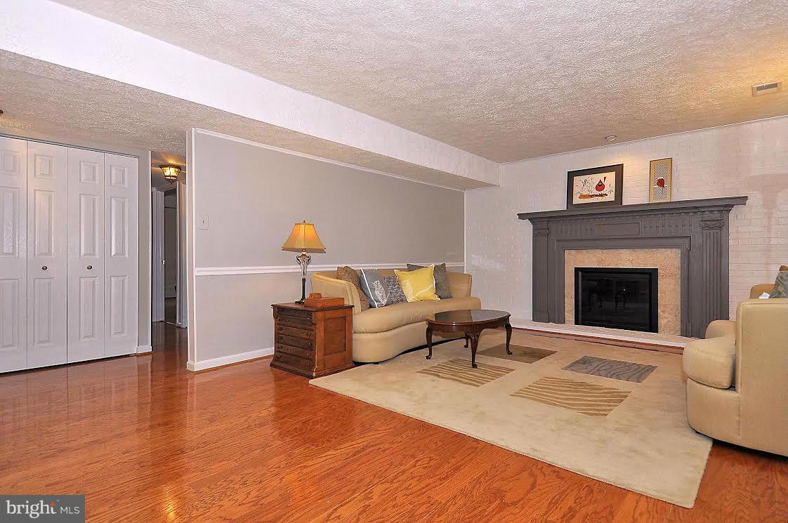 931 Welham Green Road Great Falls, VA 22066 - Photo 8 of 30 Family Room