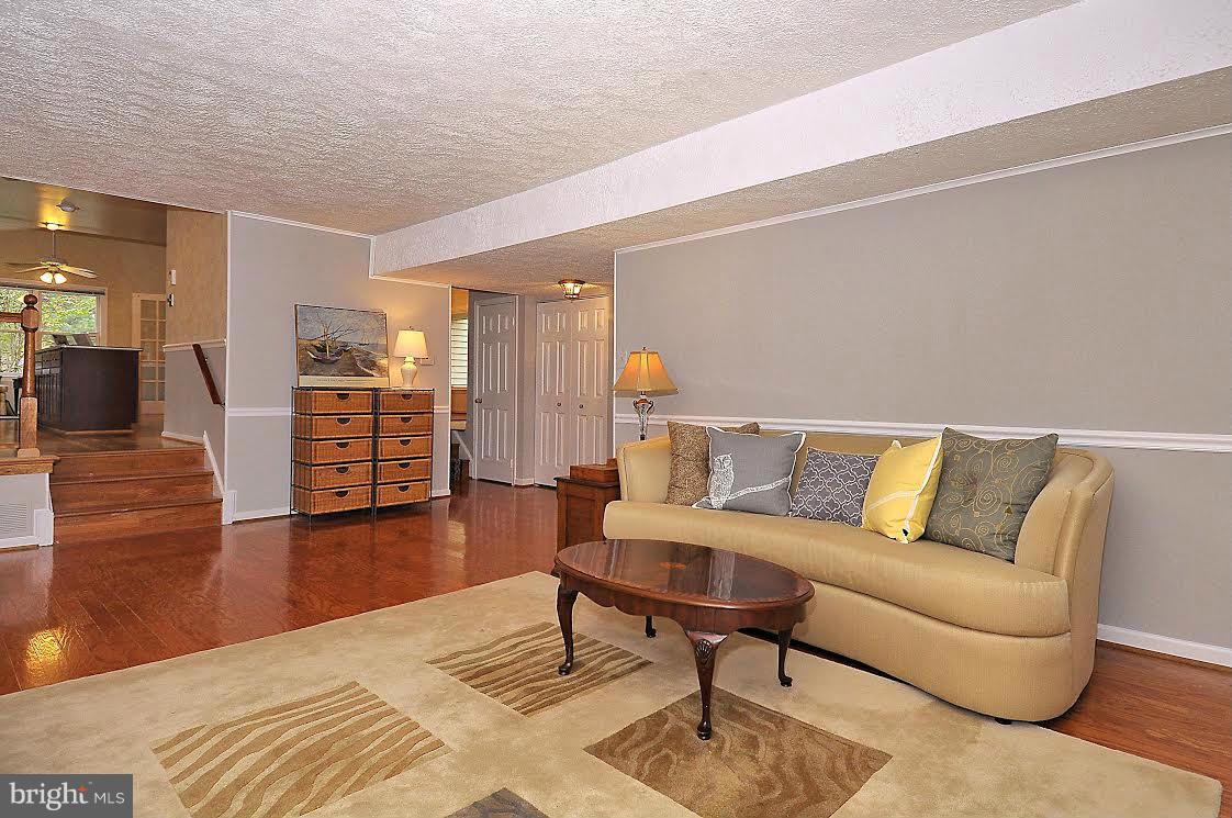 931 Welham Green Road Great Falls, VA 22066 - Photo 9 of 30 Family Room