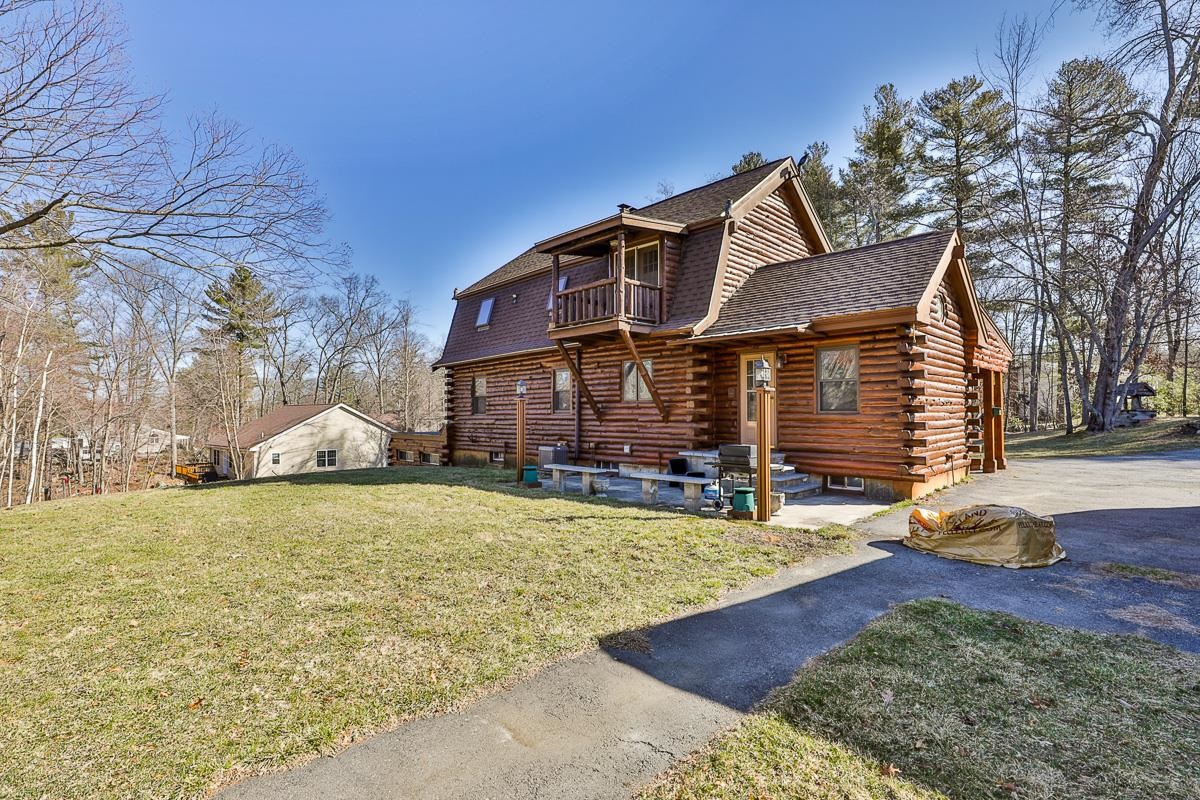 7 Campbell Road Pelham, NH 03076 - Photo 4 of 40 Gallery Image 4