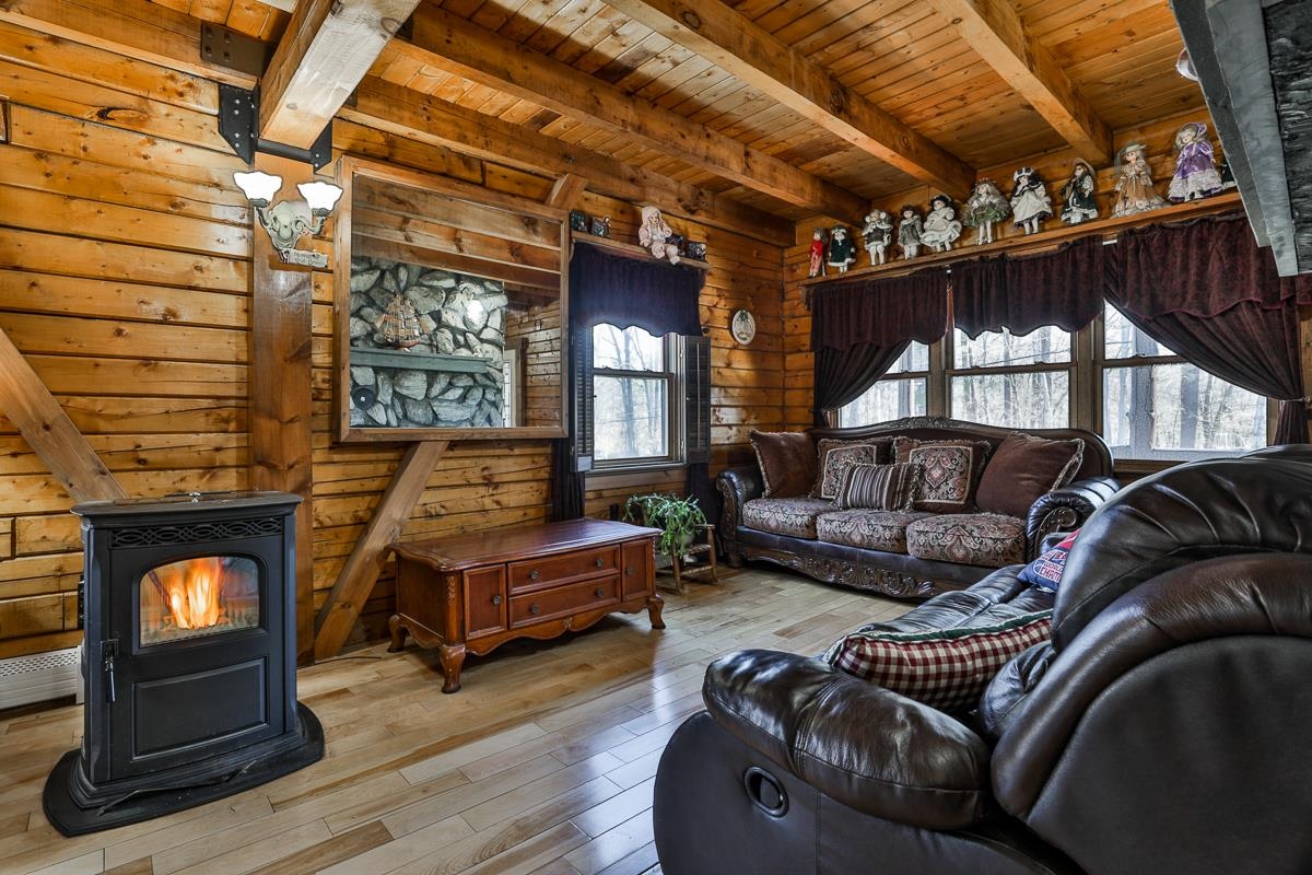 7 Campbell Road Pelham, NH 03076 - Photo 8 of 40 Gallery Image 8
