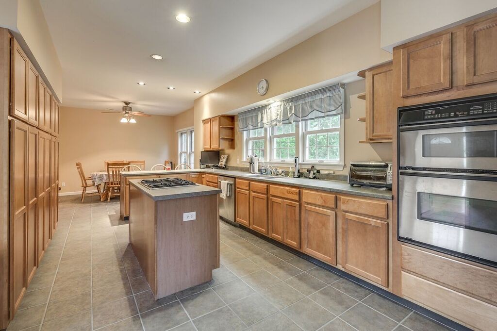 17 Gallant Road Peabody, MA 01960 - Photo 16 of 30 Gallery Image 16