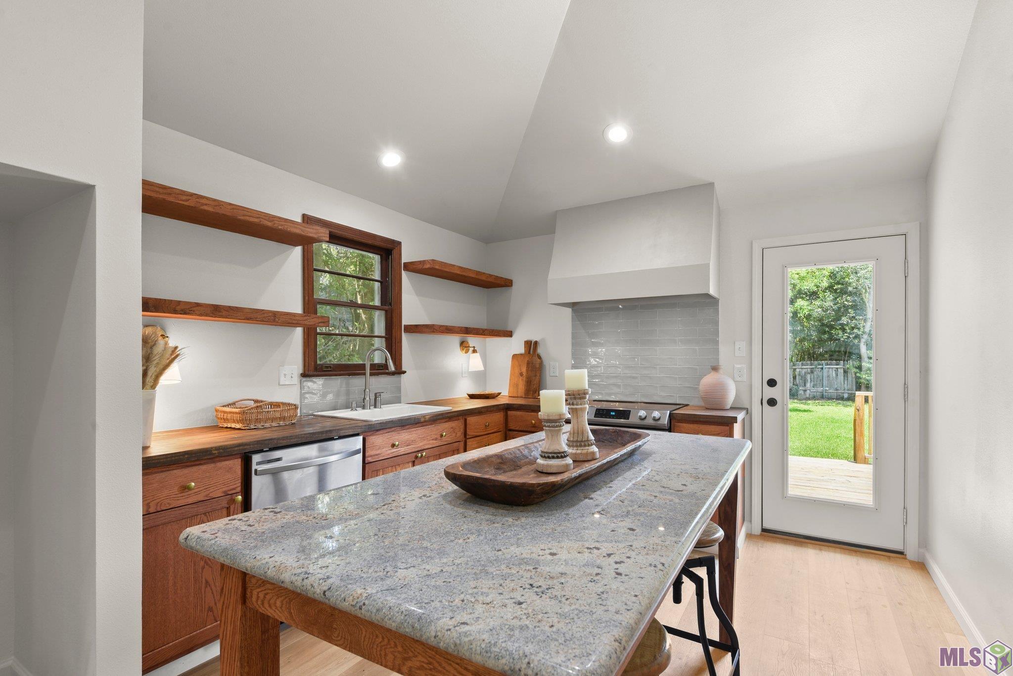 2155 Pericles Street Baton Rouge, LA 70808 - Photo 2 of 23