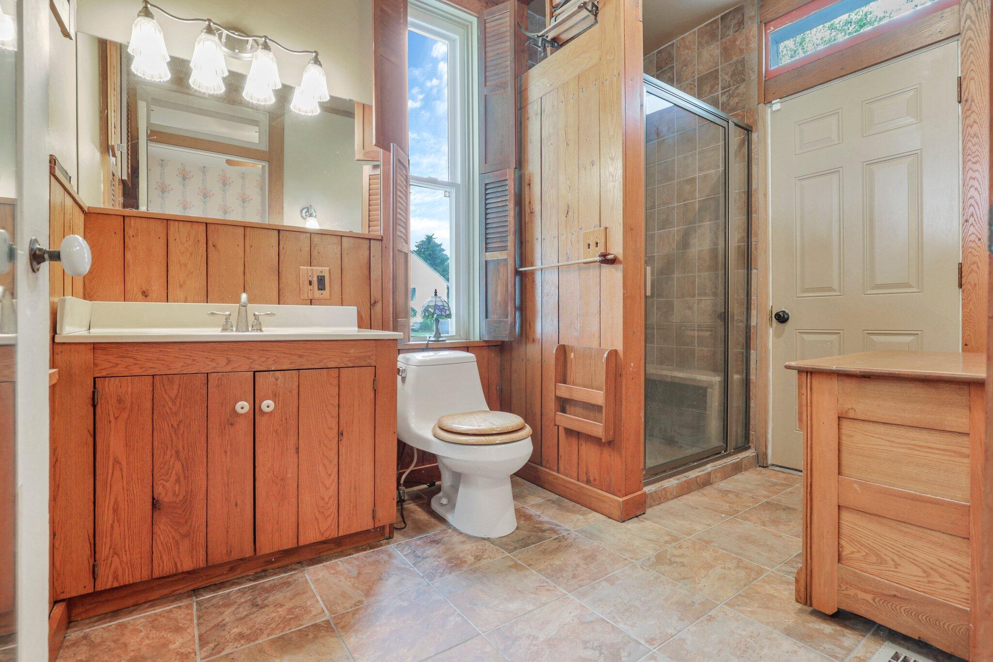 334 Old Columbus Road Springfield, OH 45505 - Photo 19 of 127 First floor owner suite/Mother in-law suite Bathroom
