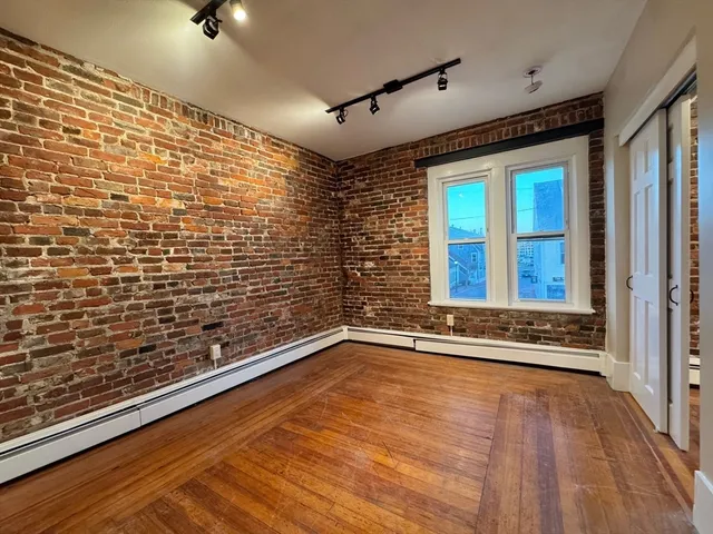 $2,695 | 206 Derby Street, Unit 2R, Salem, MA 01970