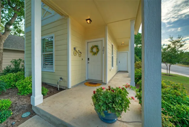 $2,900 | 301 Windridge Village Cove, Georgetown, TX 78626