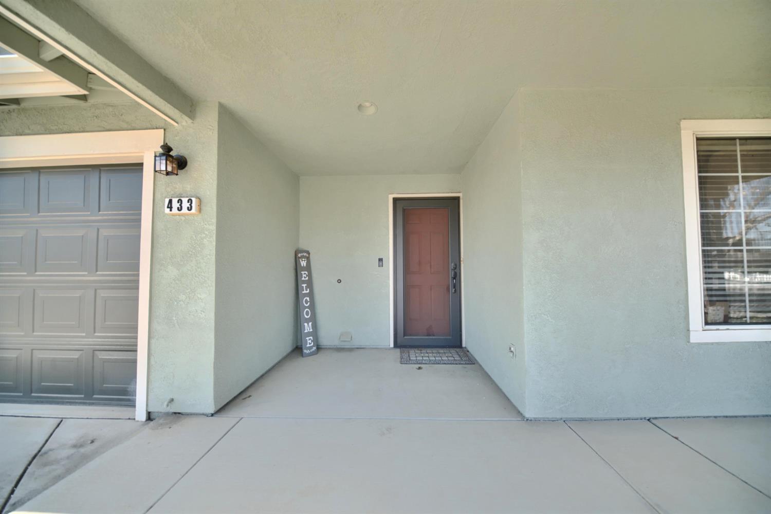 433 Sanderling Drive Patterson, CA 95363 - Photo 3 of 55