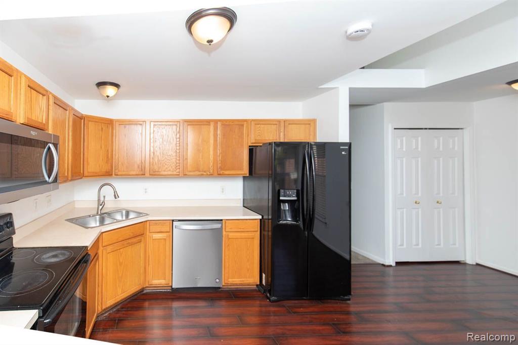 370 Cherry Grove Road Canton, MI 48188 - Photo 8 of 40