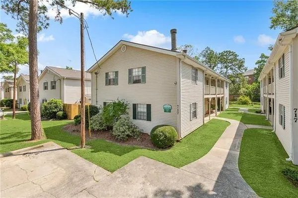 $130,000 | 717 Heavens Drive, Unit 3, Mandeville, LA 70471