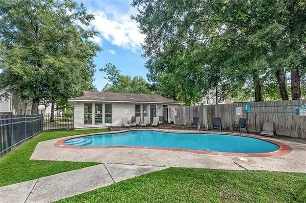 $130,000 | 717 Heavens Drive, Unit 3, Mandeville, LA 70471