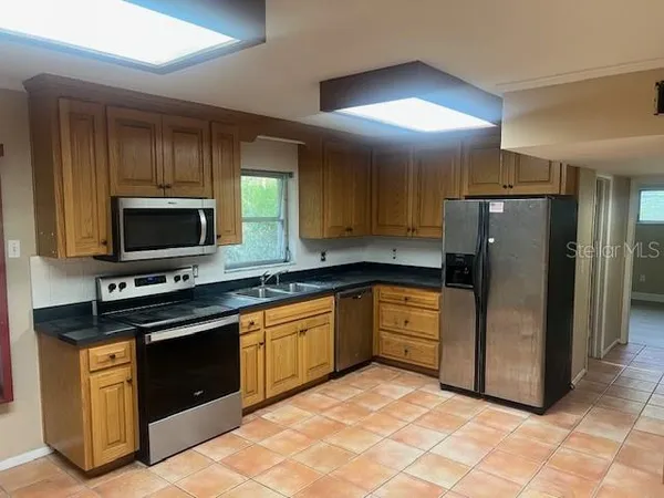 $3,200 | 16406 Lake Byrd Drive, Tampa, FL 33618