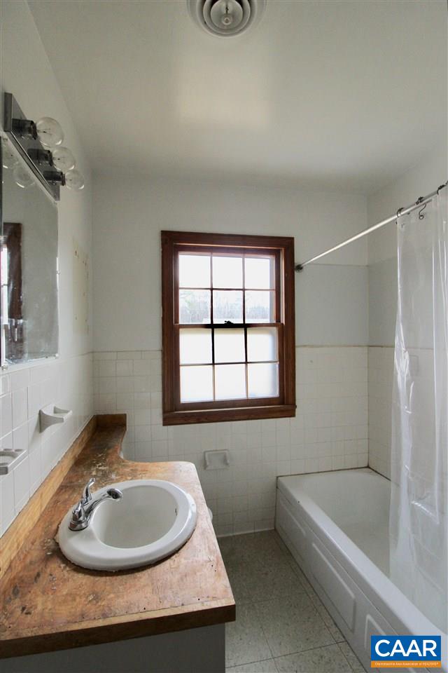 9785 Poindexter Road Louisa, VA 23093 - Photo 13 of 20 Gallery Image 13