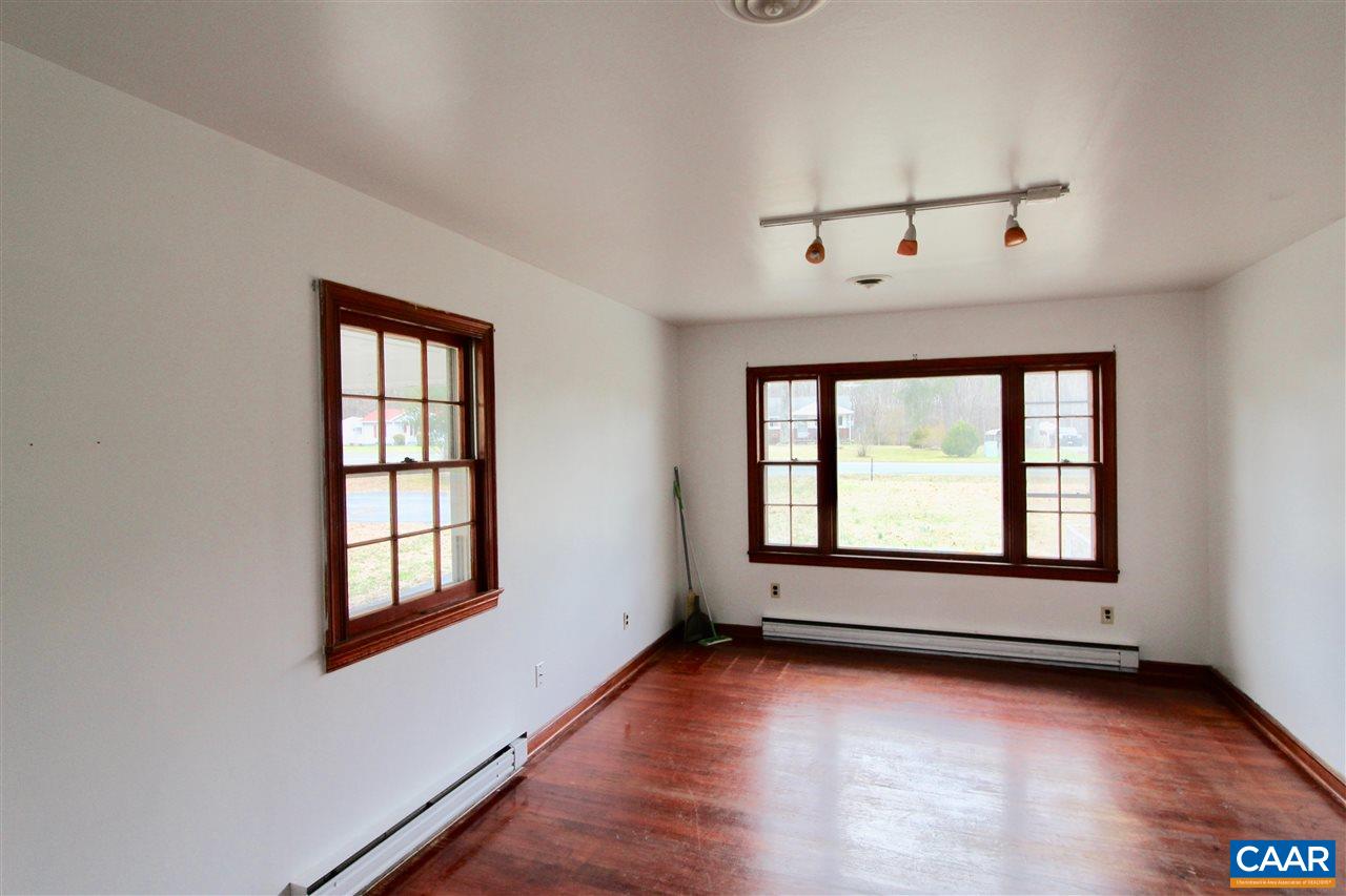 9785 Poindexter Road Louisa, VA 23093 - Photo 3 of 20 Gallery Image 3