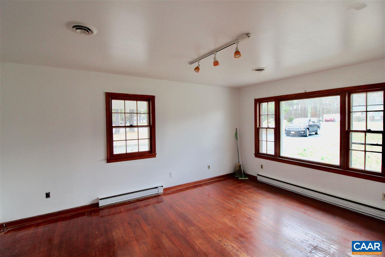 9785 Poindexter Road Louisa, VA 23093 - Photo 5 of 20 Gallery Image 5
