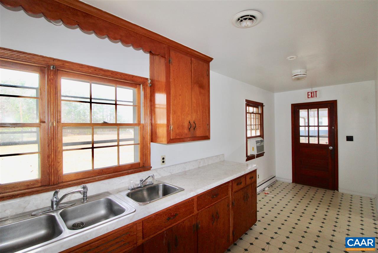 9785 Poindexter Road Louisa, VA 23093 - Photo 8 of 20 Gallery Image 8