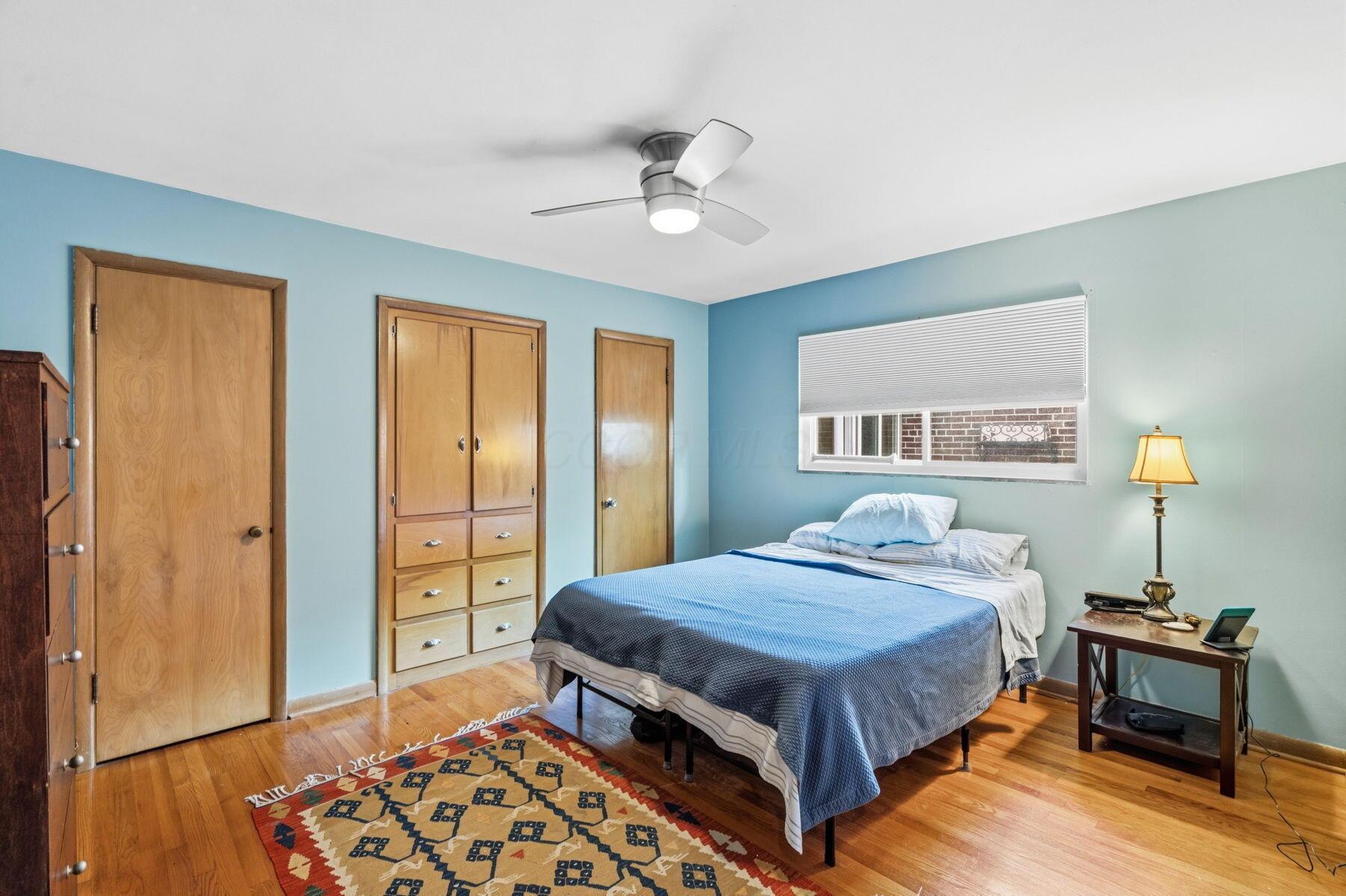 2827 Dover Road Columbus, OH 43209 - Photo 9 of 27 Owner's Bedroom w/Hardwood Floors