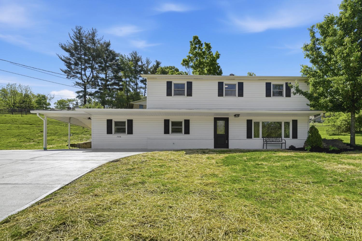 7098 Sheed Road Cincinnati, OH 45247 - Photo 1 of 28